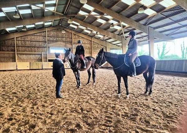 Quand la sophrologie rencontre l’équitation : une journée riche en émotions au Centre Équestre du Val-de-Saire